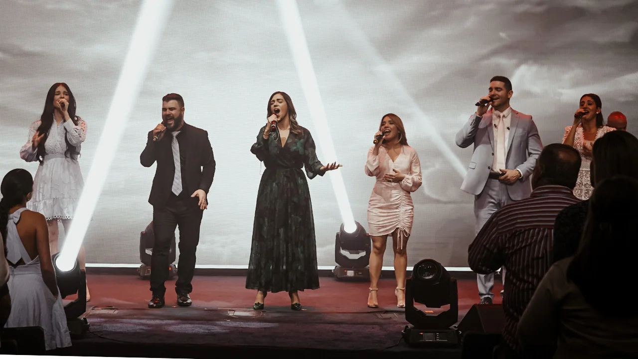 video-section-banner-image